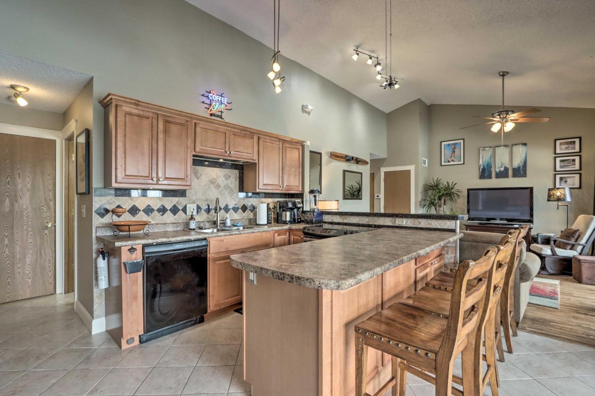 Osage Beach Condo With Lake Of The Ozarks Views エクステリア 写真