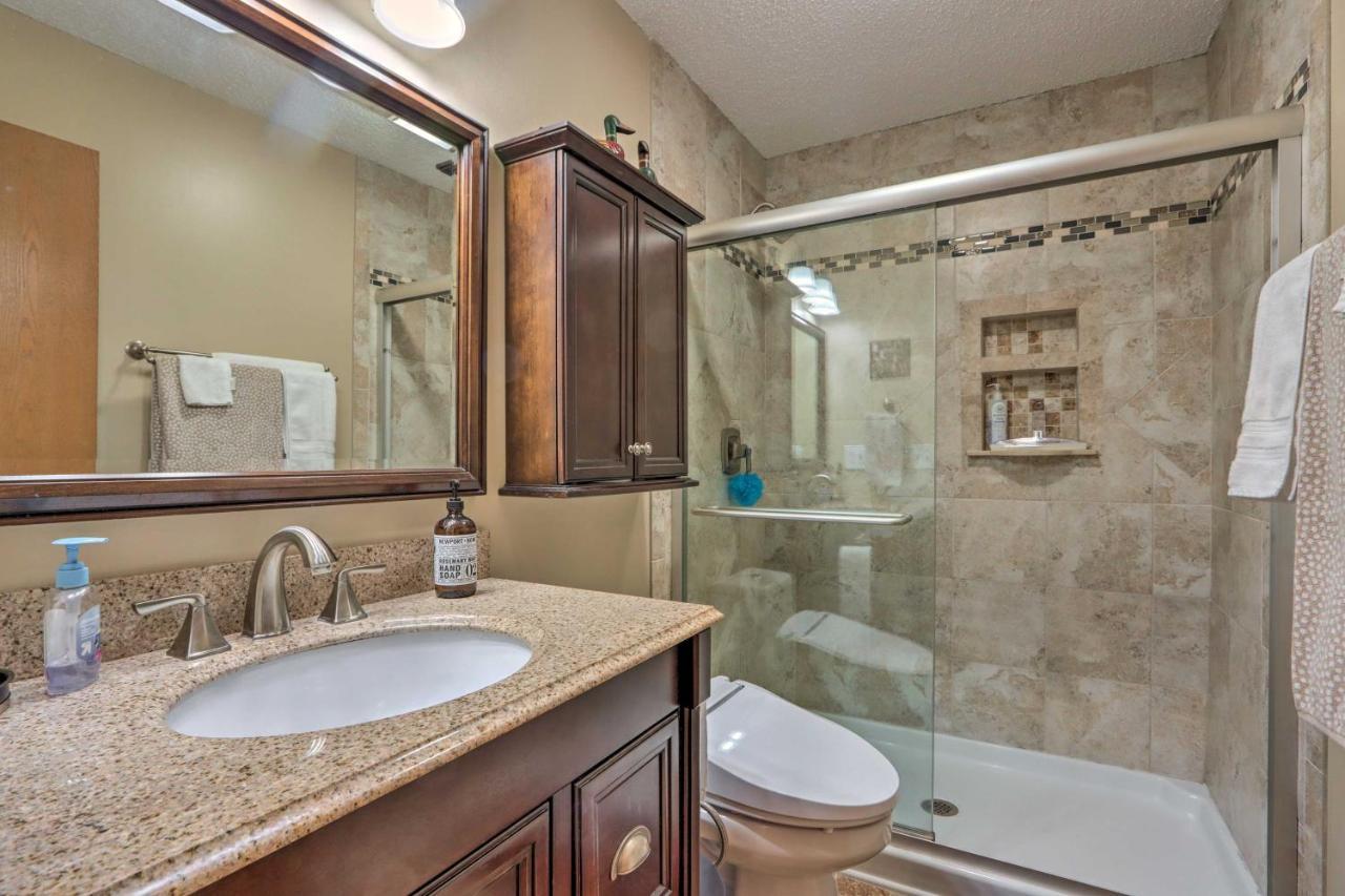 Osage Beach Condo With Lake Of The Ozarks Views エクステリア 写真